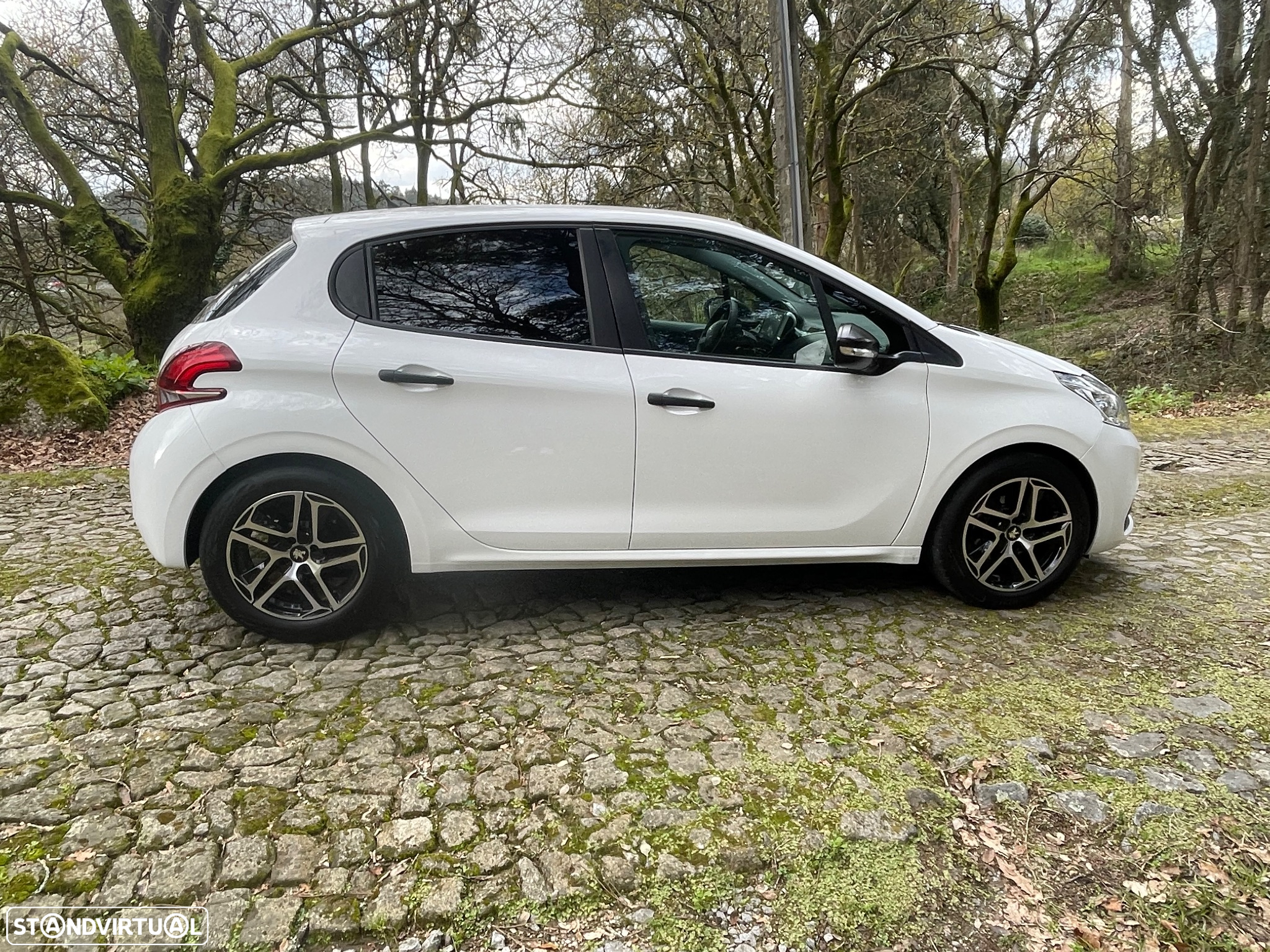 Peugeot 208 e-HDi FAP 92 Stop&Start Style - 9