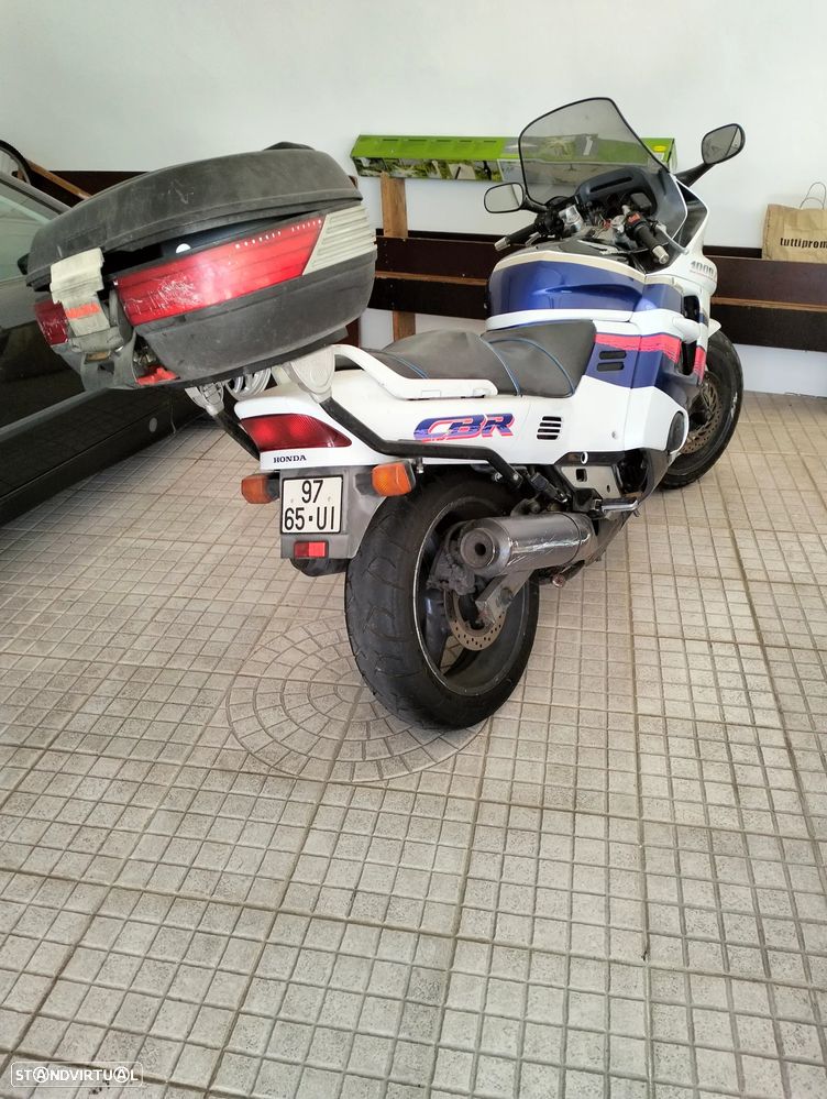Honda CBR - 3