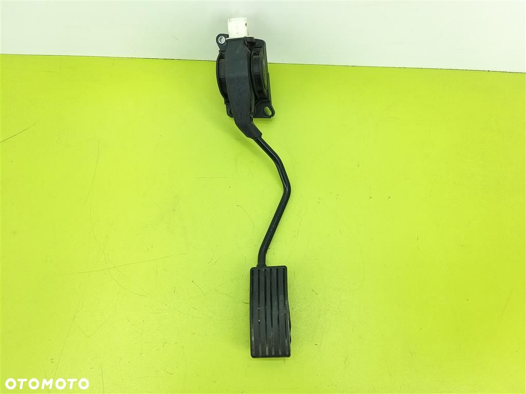 Potencjometr gazu pedał Peugeot 407 2.2B 16V 2004-2011  F00C3P2311 - 1