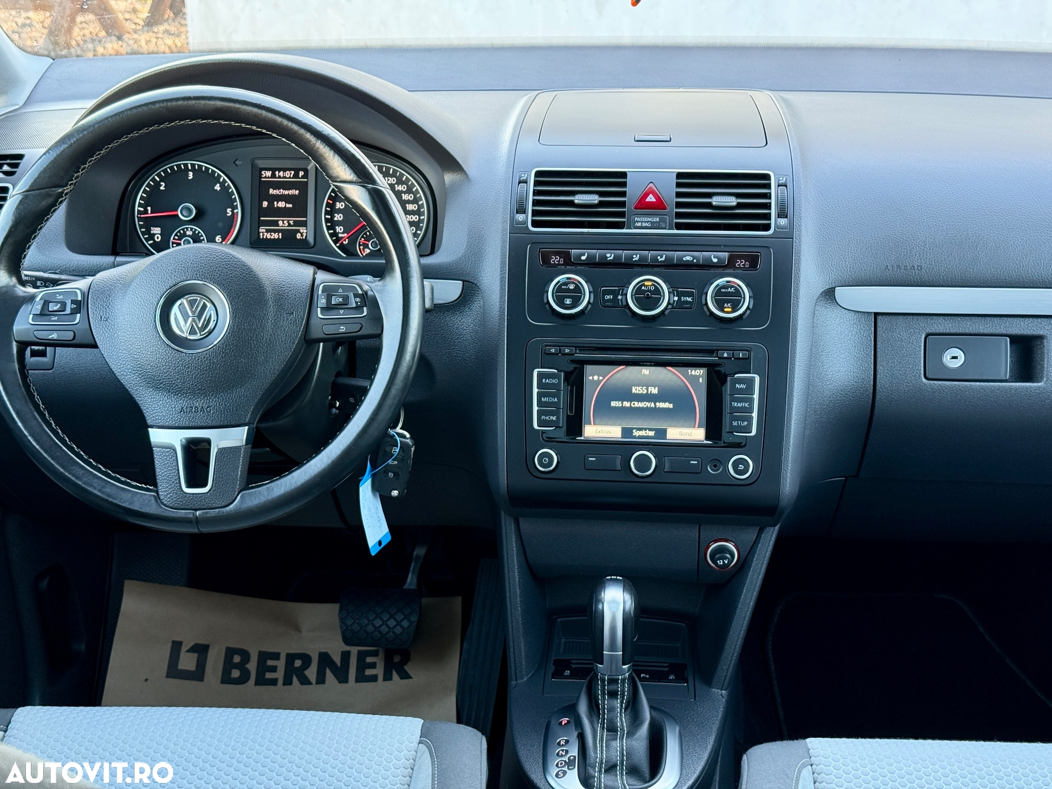 Volkswagen Touran 2.0 TDI DPF DSG Cross - 16