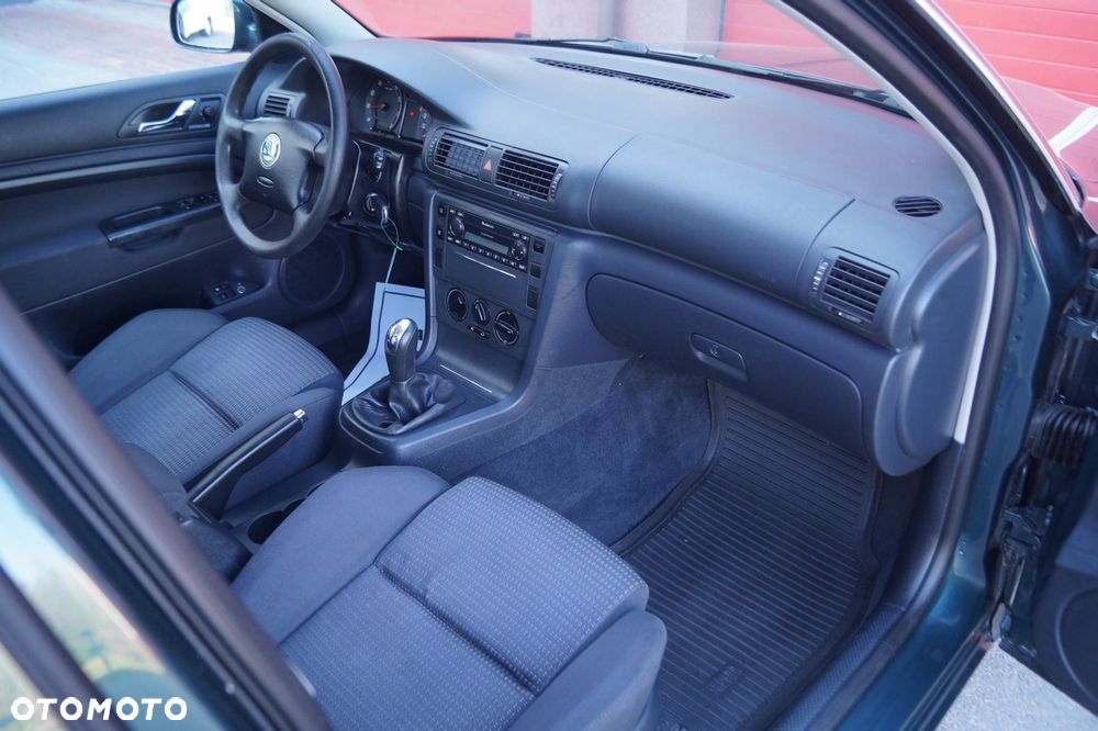 Skoda Superb 2.0 Exclusive - 34