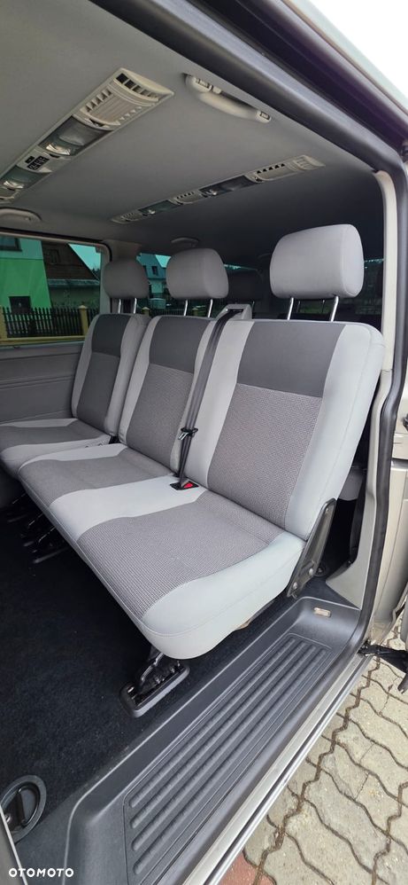 Volkswagen Caravelle - 17