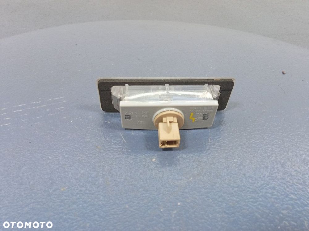 KIA CEED III HB LAMPKA TABLICY 92501-2G000 - 2