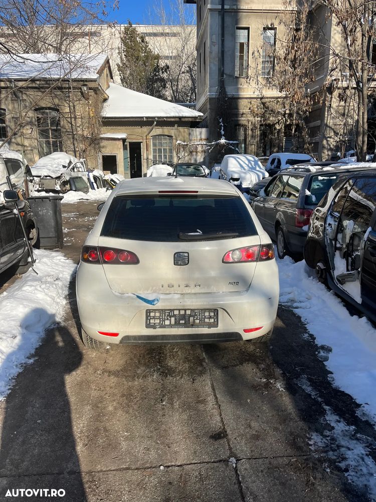 Dezmembrez Seat Ibiza 6L facelift alb 1,4 benzina 2008 BXW - 8