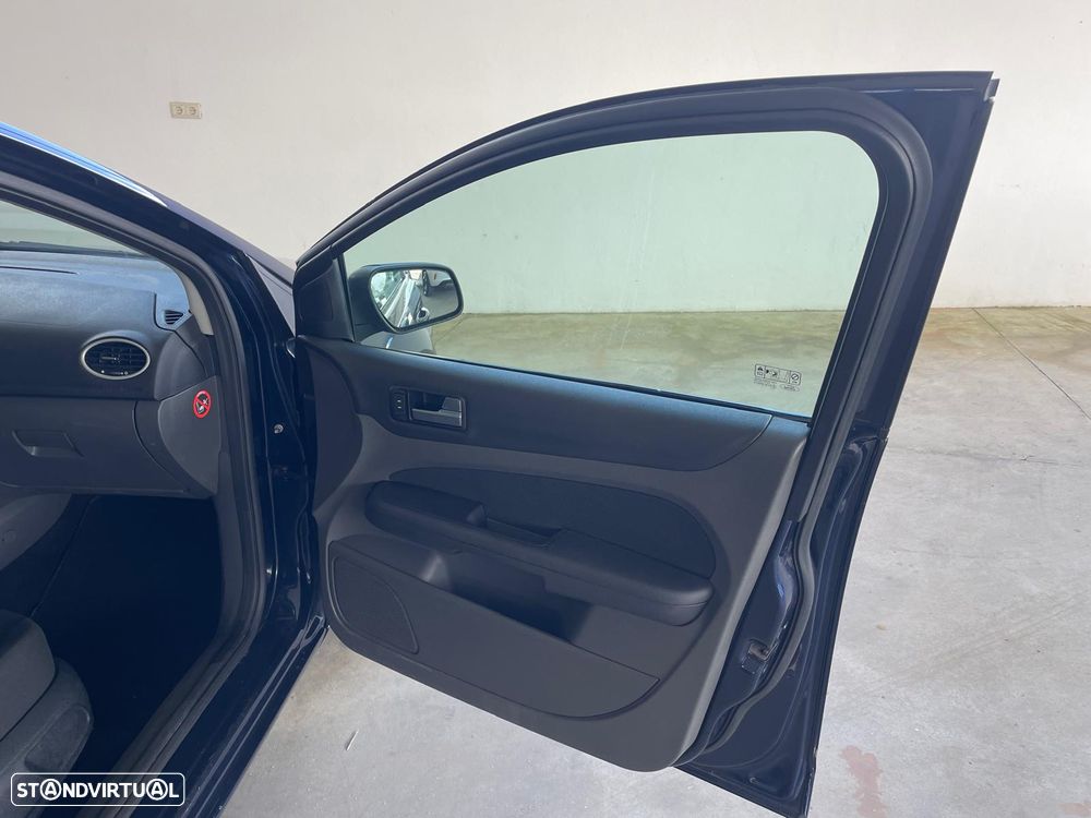 Ford Focus 1.4 16V Trend - 16