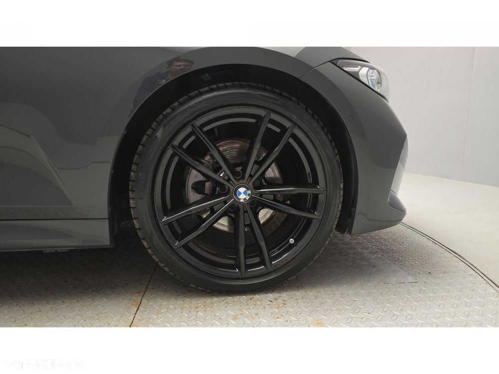 BMW Seria 3 320d xDrive M Sport - 25