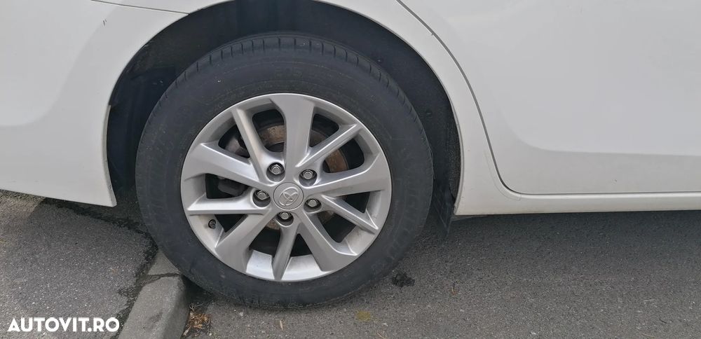Toyota Corolla 1.6 Valvematic Sol - 3