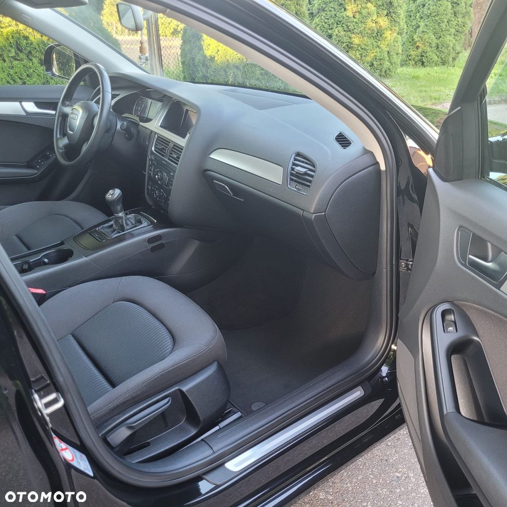 Audi A4 Limousine - 20