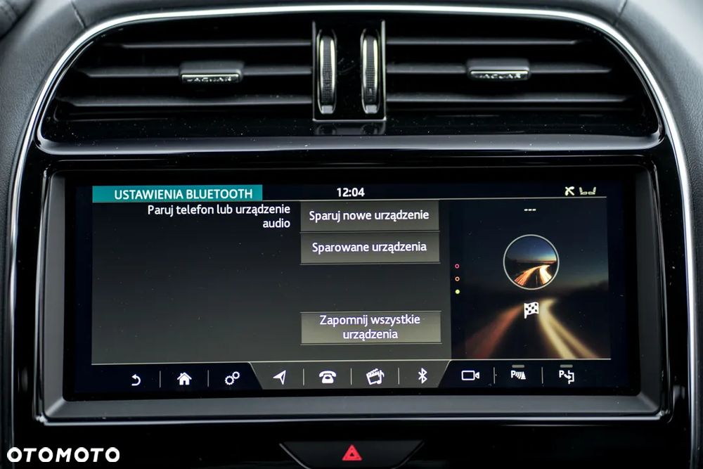 Jaguar XE 2.0 D180 HSE - 40