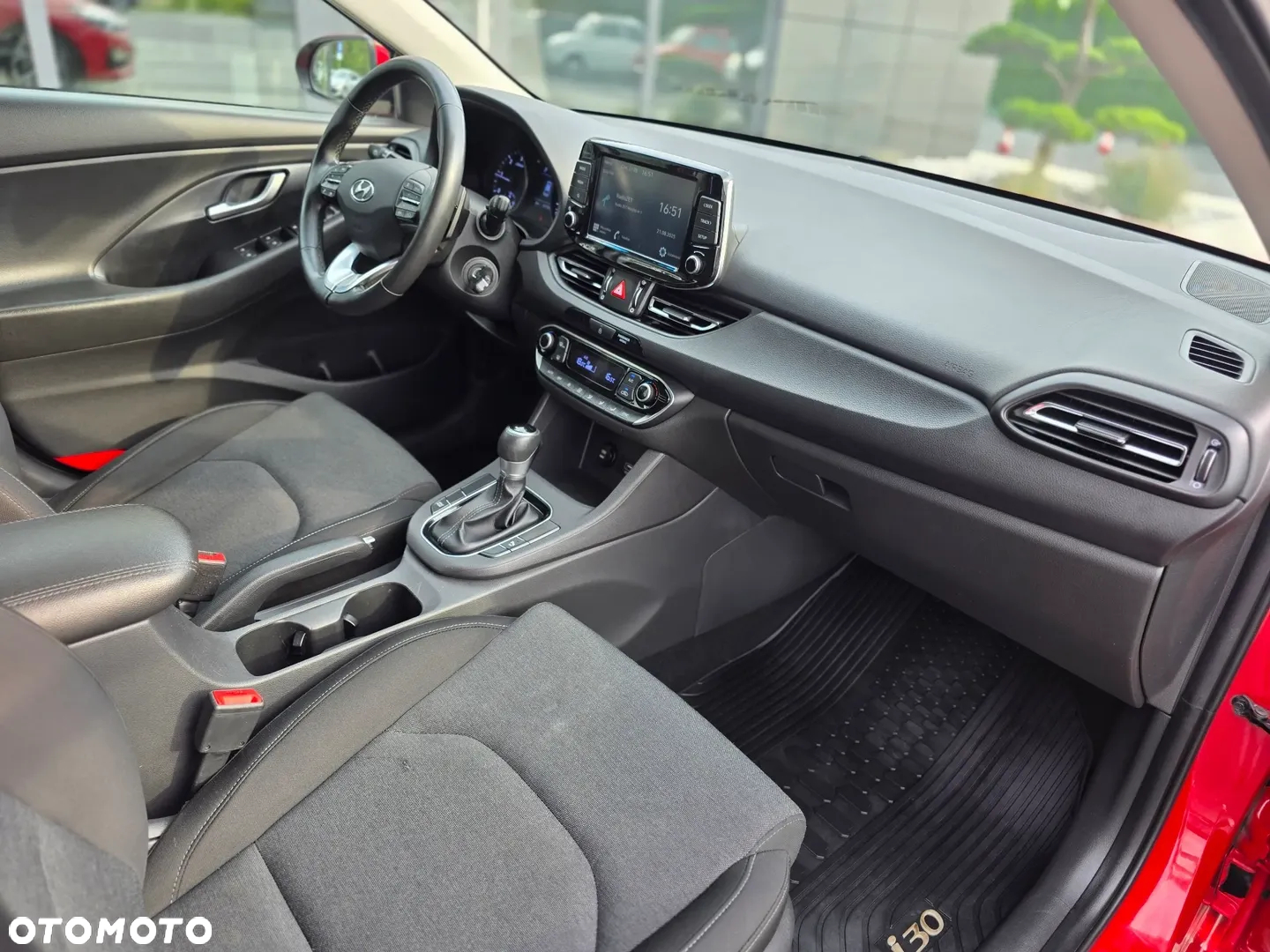 Hyundai i30 1.6 D Comfort DCT - 37