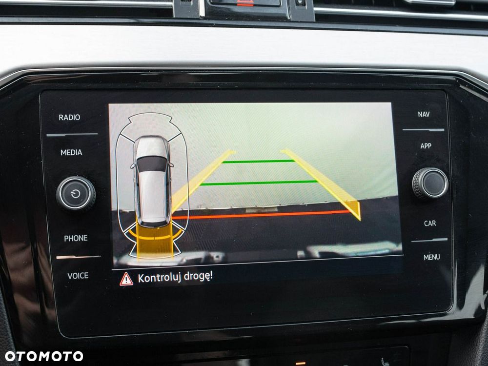 Volkswagen Passat - 26
