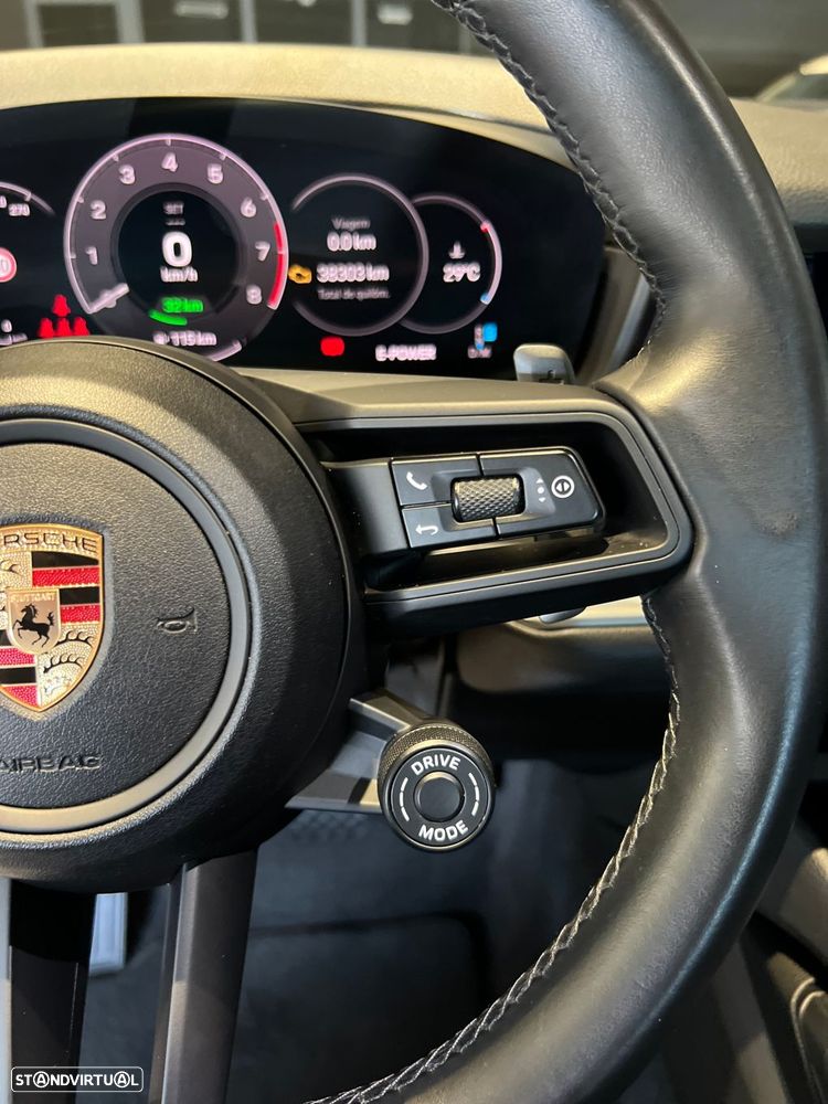 Porsche Cayenne Coupé E-Hybrid - 18