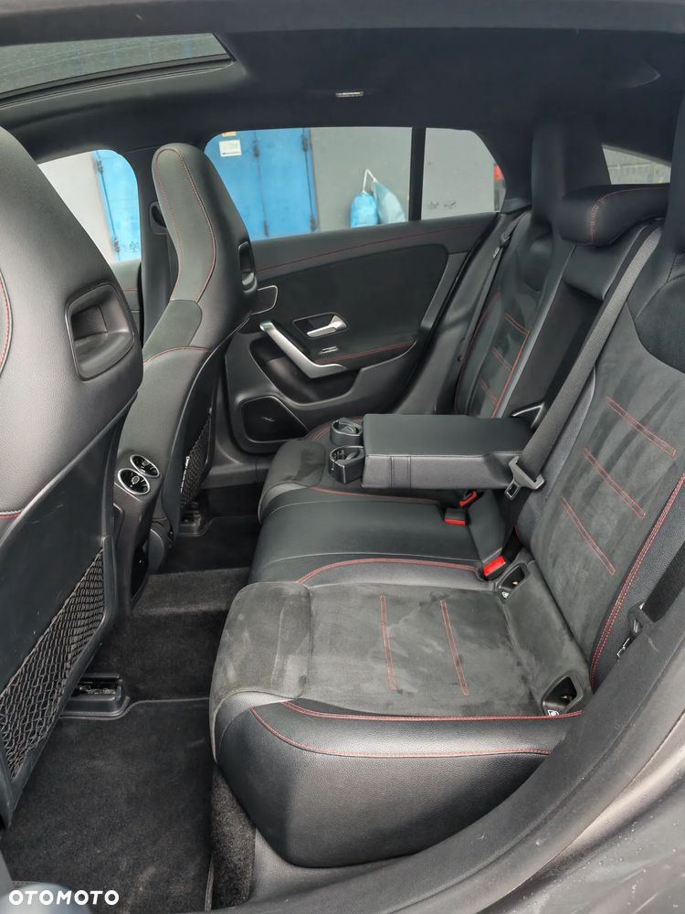 Mercedes-Benz CLA 200 d 8G-DCT AMG Line - 24