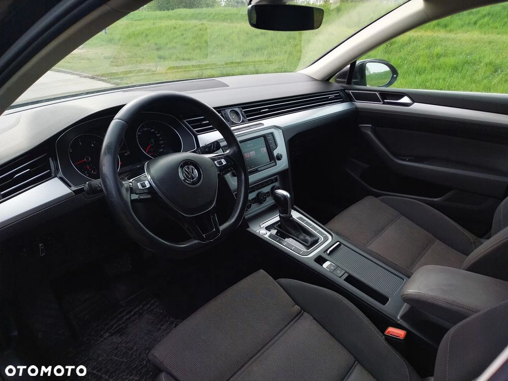 Volkswagen Passat 2.0 TDI SCR Comfortline DSG - 10