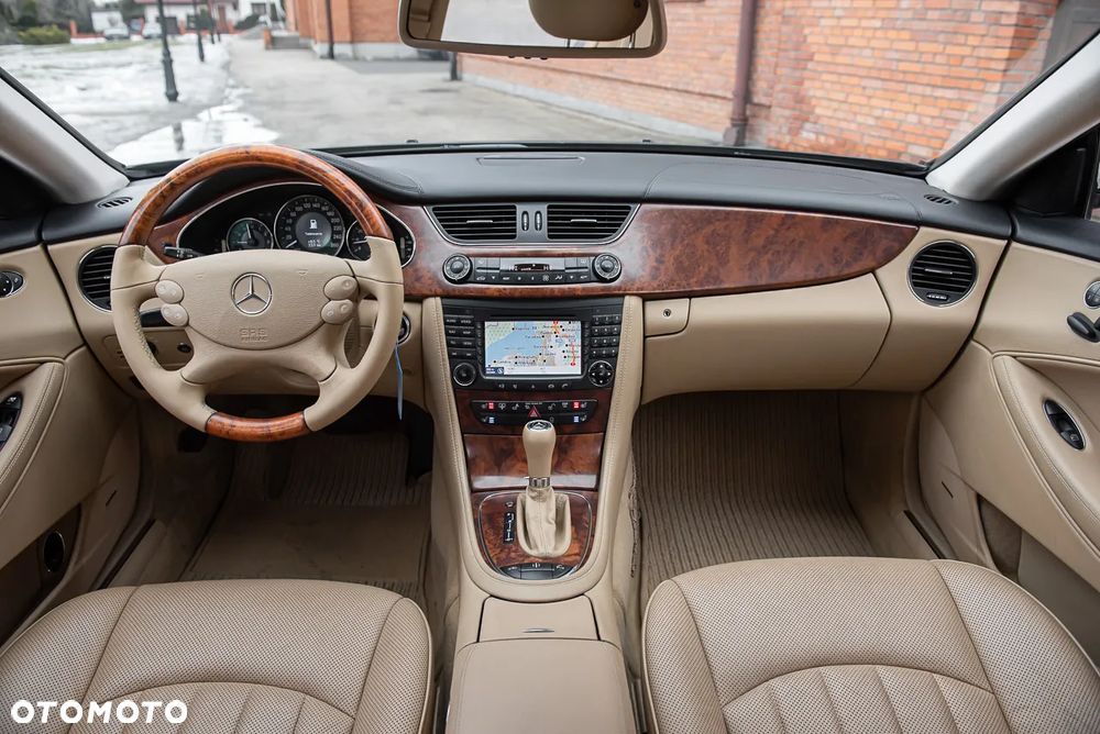 Mercedes-Benz CLS 500 - 23