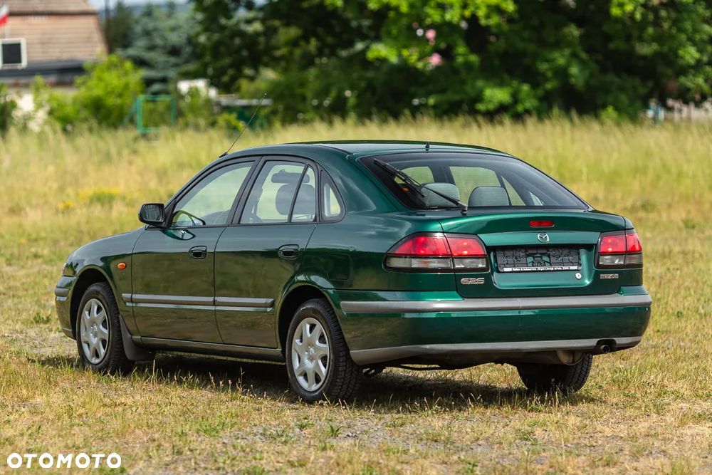 Mazda 626 2.0 - 10