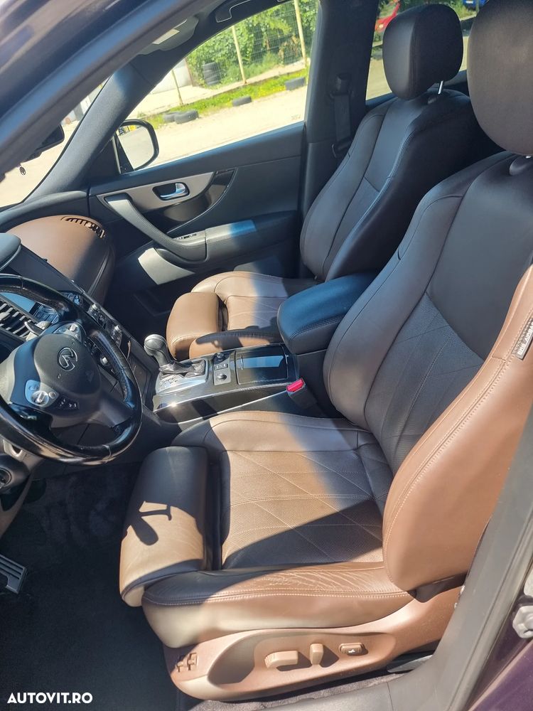 Infiniti Q70 - 10