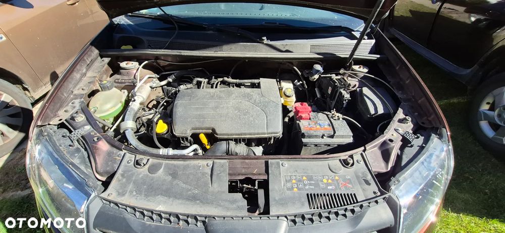 Dacia Sandero 1.2 16V Laureate - 8