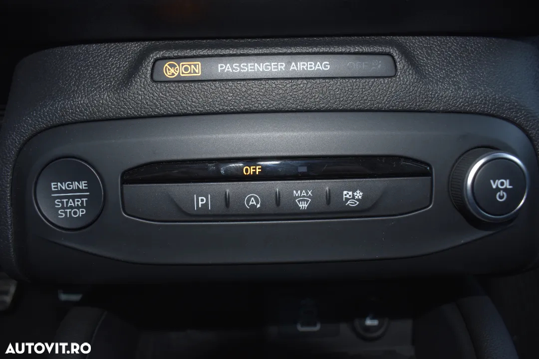 Ford Focus 1.0 EcoBoost MHEV ST-Line X - 24