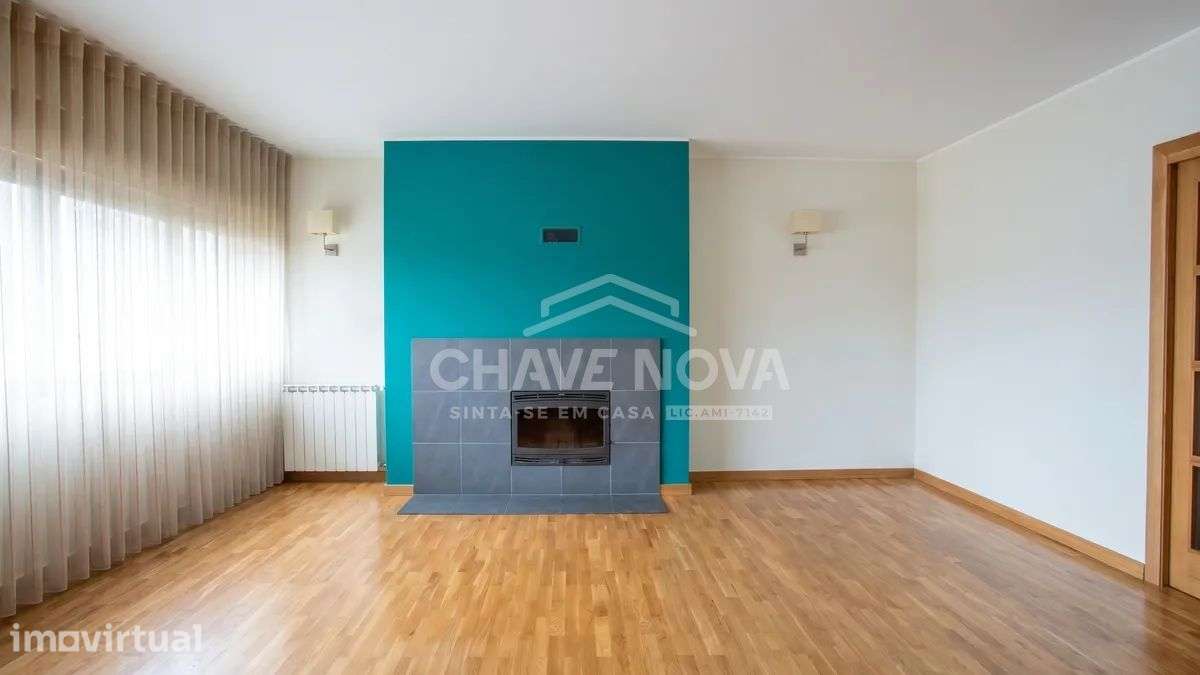 Excelente T4 em Santa Marinha | Suite com Closet | Garagem - Grande imagem: 4/45