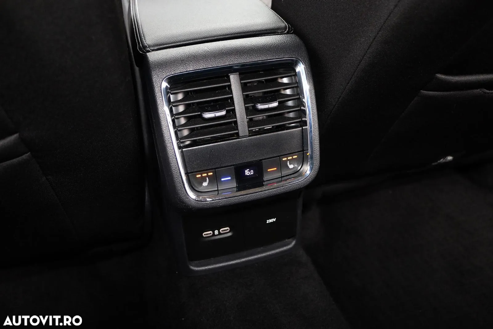 Skoda Octavia 2.0 TDI DSG Ambition - 11