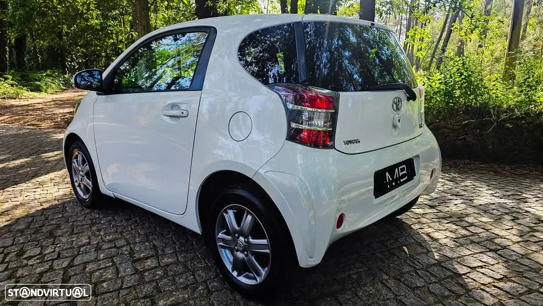 Toyota iQ 1.0 VVT-i Essential+AC - 16