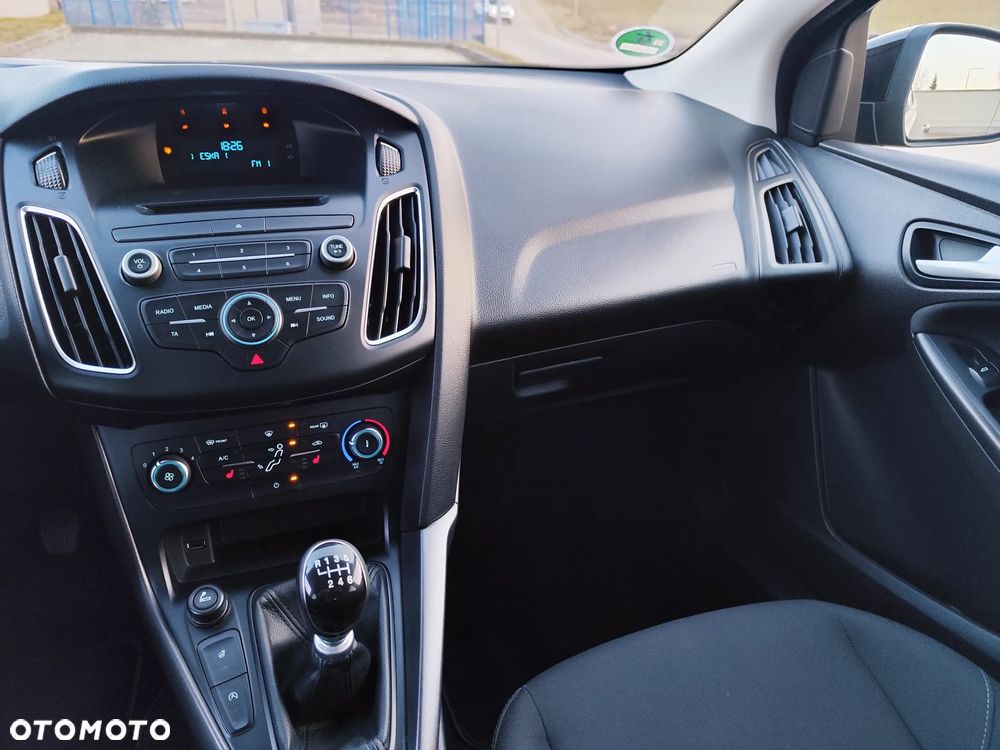 Ford Focus SW 1.0 EcoBoost Titanium - 17