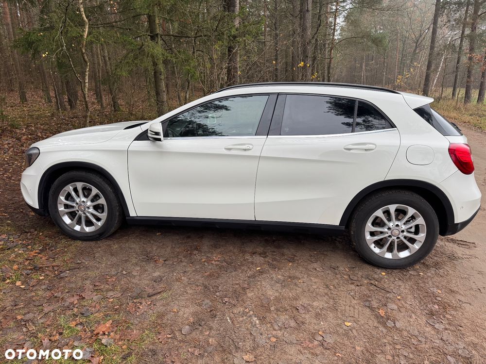 Mercedes-Benz GLA - 8