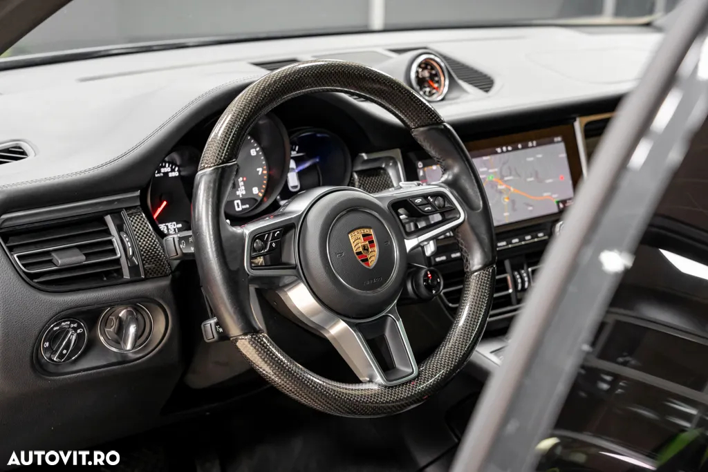 Porsche Macan S - 25