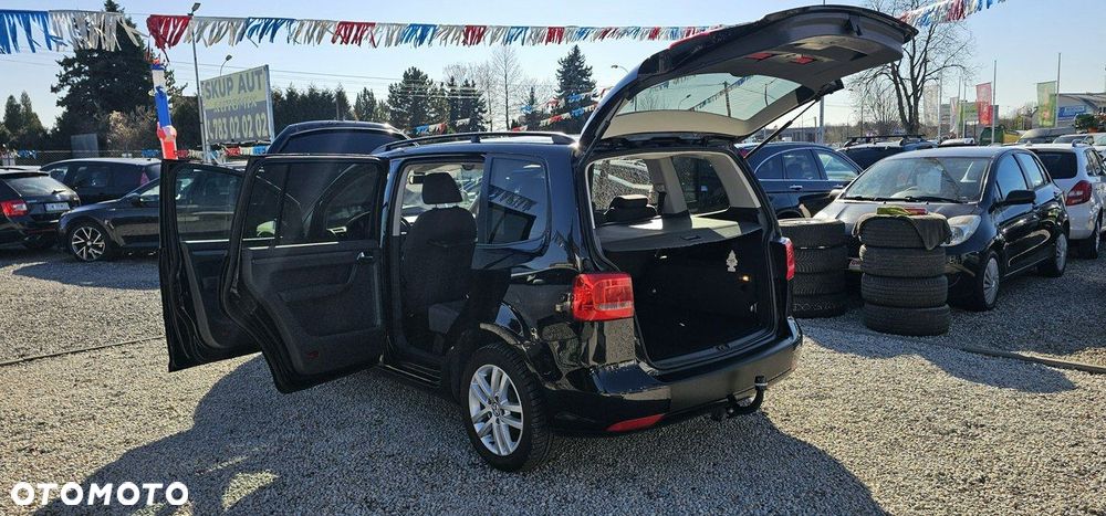 Volkswagen Touran - 27