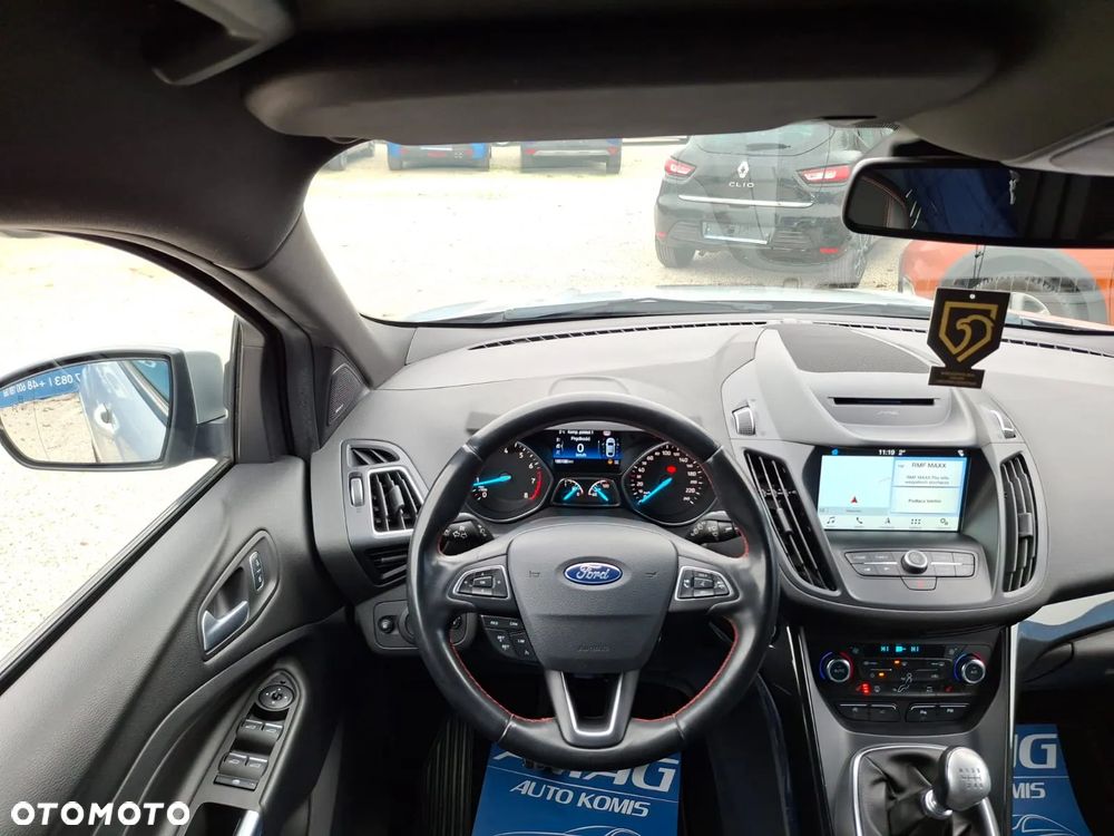 Ford Kuga 1.5 EcoBoost 2x4 ST-Line - 23