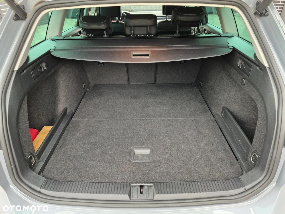 Volkswagen Passat 2.0 TDI 4Mot Elegance DSG - 9