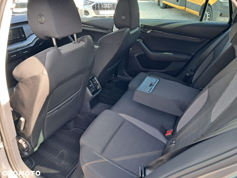 Skoda Octavia 2.0 TDI Ambition DSG - 14