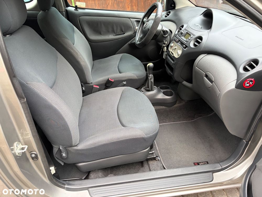 Toyota Yaris 1.0 Terra - 14
