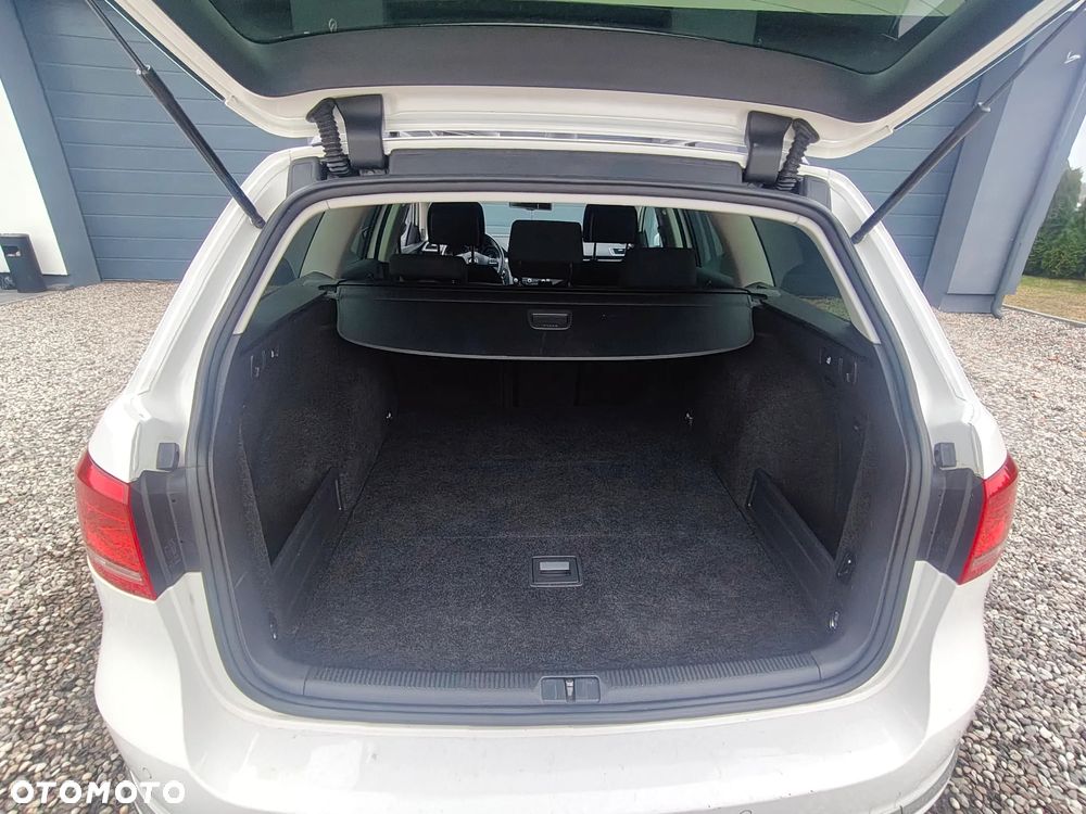 Volkswagen Passat - 15