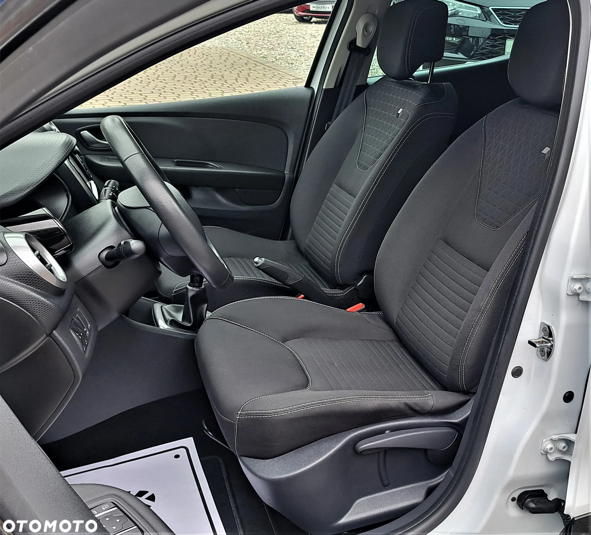 Renault Clio 1.2 16V Limited - 19