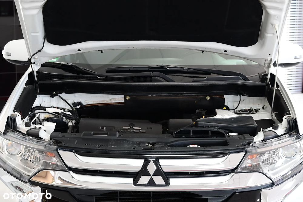 Mitsubishi Outlander 2.0 2WD Diamant - 9