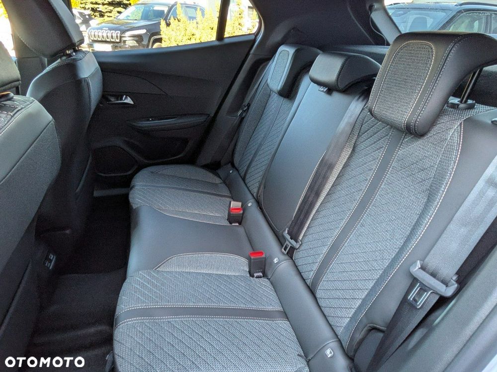 Peugeot 2008 PureTech 100 Allure S&S BVM6 - 18