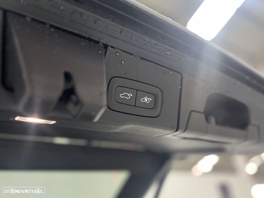 Volvo XC 60 2.0 T6 PHEV Black Edition AWD - 13