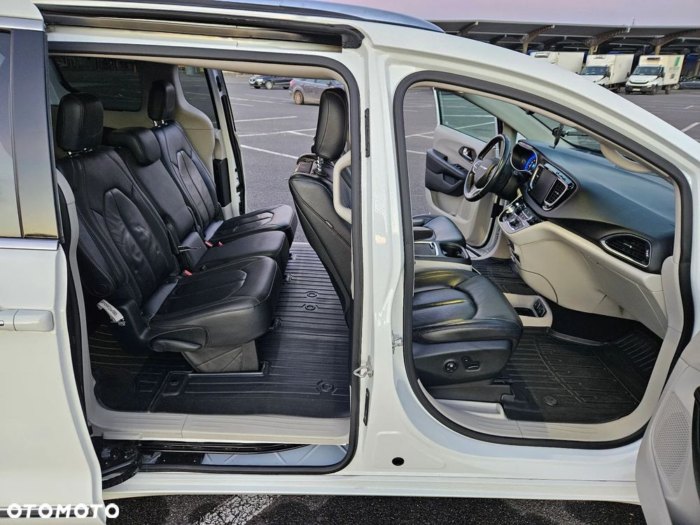 Chrysler Pacifica - 9