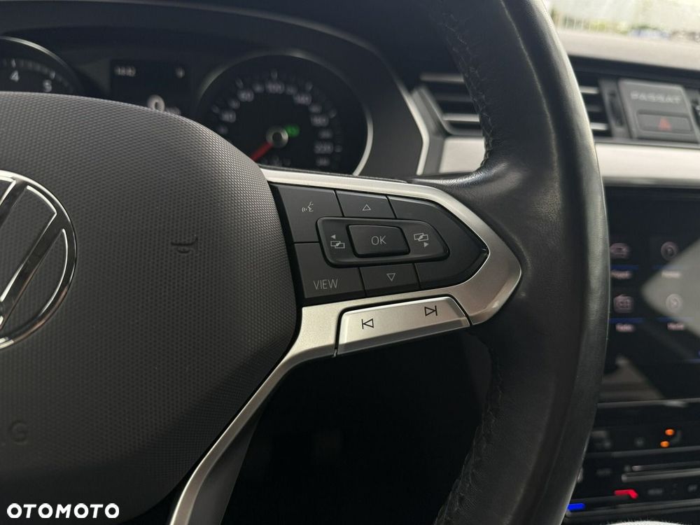 Volkswagen Passat - 18