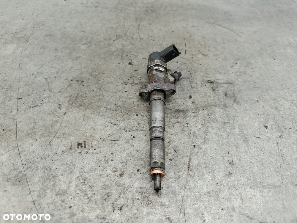 WTRYSKIWACZ RENAULT MASTER II 8200010075 0445110063  BOSCH 2.2 DCI - 6