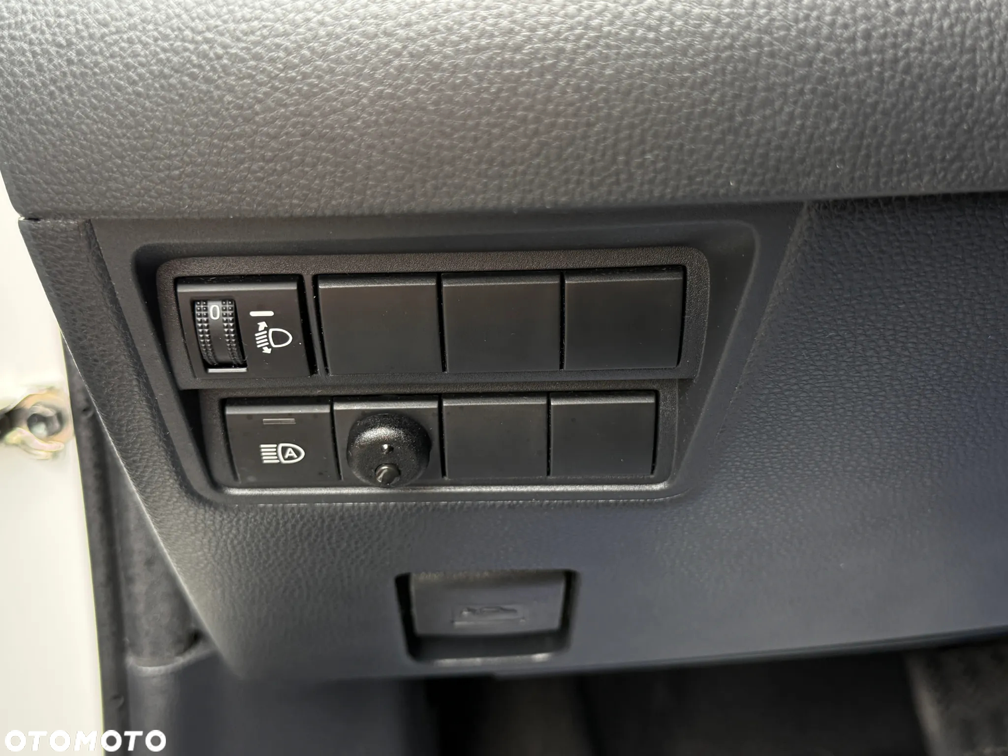 Toyota Yaris Hybrid 1.5 Comfort - 27