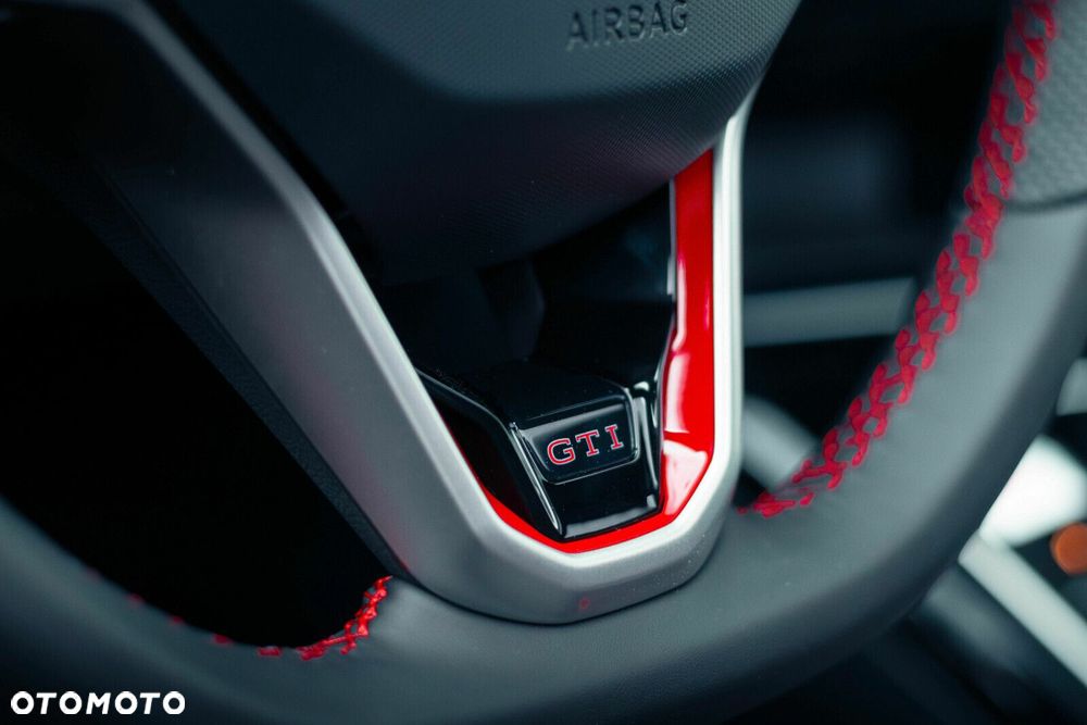 Volkswagen Golf - 31