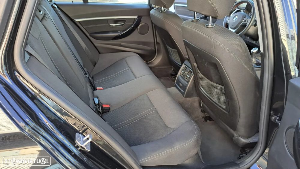 BMW 320 d Touring Line Sport - 36