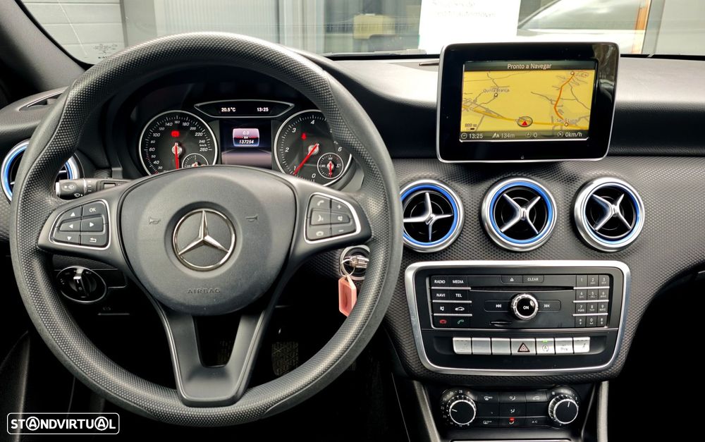 Mercedes-Benz A 180 d Urban - 19