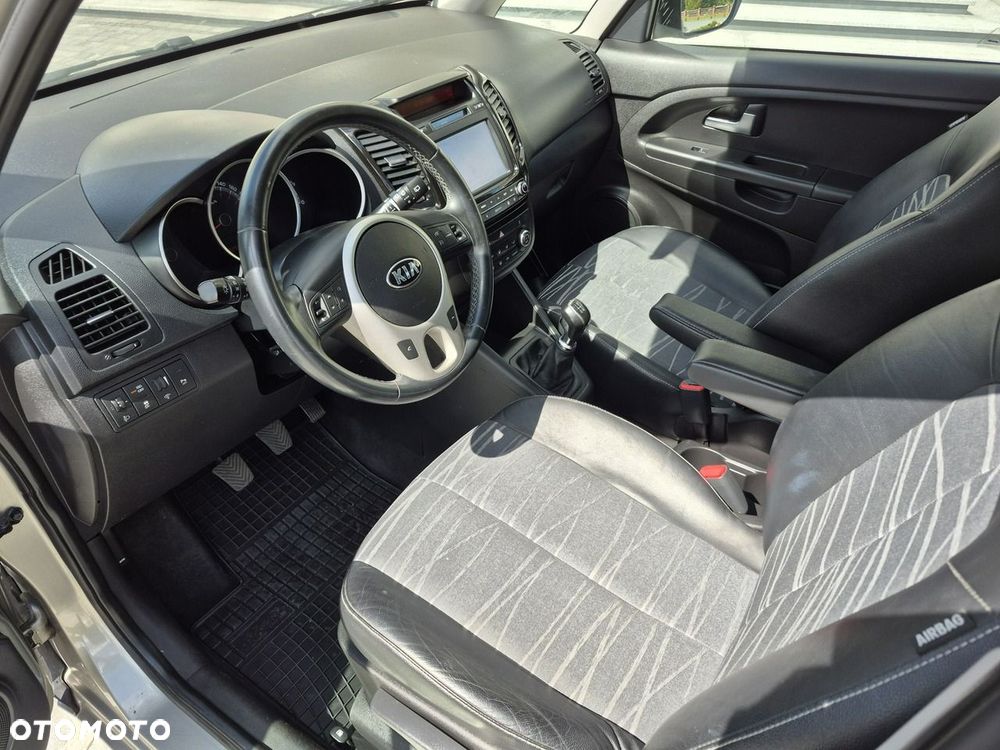 Kia Venga - 9