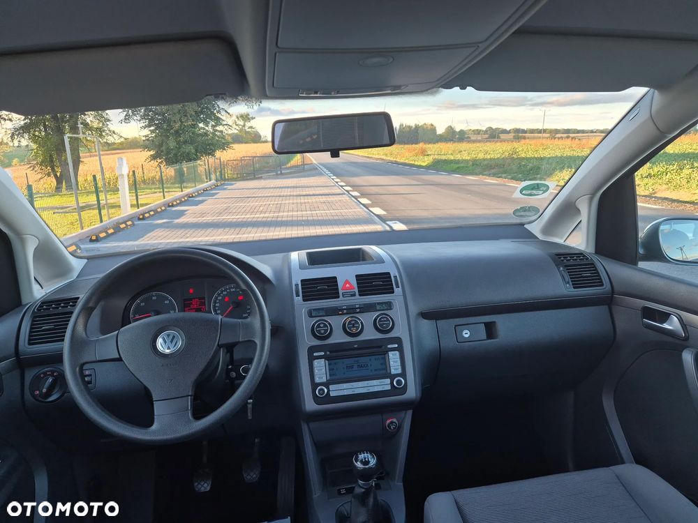 Volkswagen Touran - 15