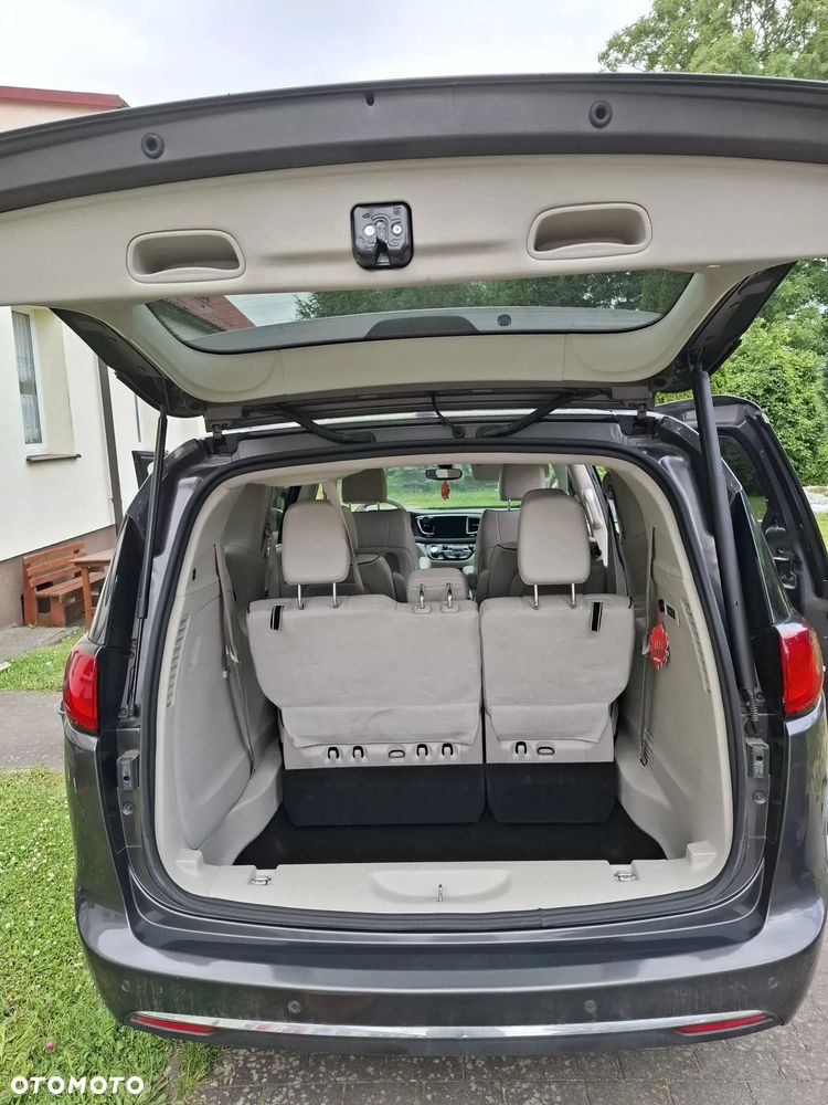 Chrysler Pacifica - 10