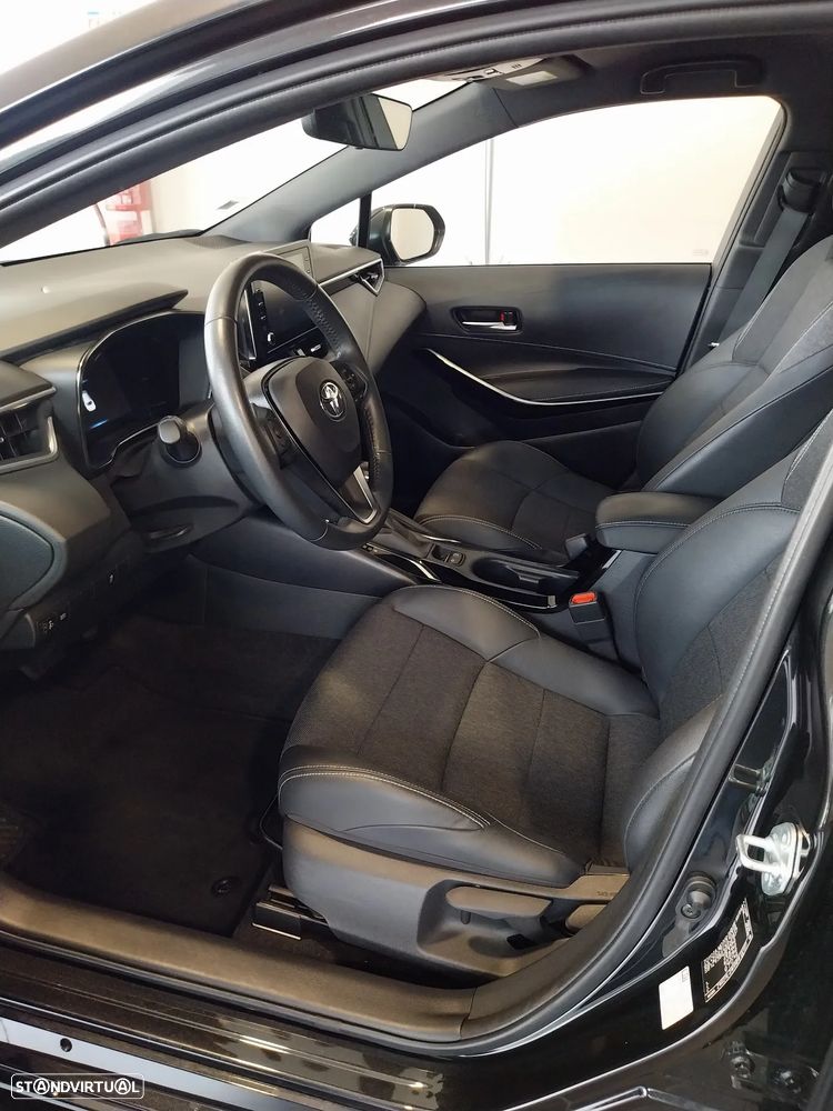 Toyota Corolla Touring Sports 1.8 Hybrid Comfort+P.Sport - 11